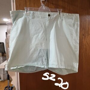 Old Navy Women's Light Mint Flat-Front Shorts